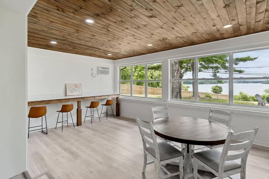 Lake Home, Dock, Fire Pit, Hot Tub, Game Room, Etc Winchester Exterior foto